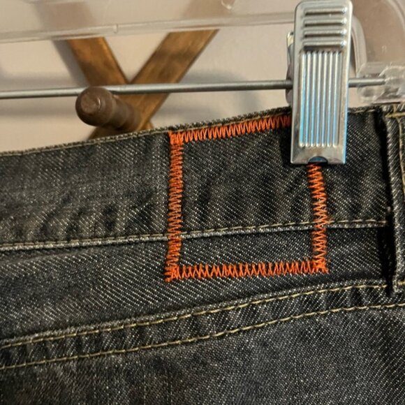 Hugo Boss denim black washed colourway perfect worked in 33X32 zipper fly - Picture 5 of 9